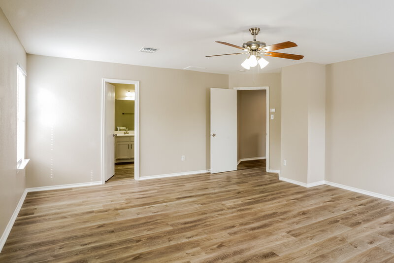 2,120/Mo, 22959 Twisting Pine Dr Spring, TX 77373 Main Bedroom View