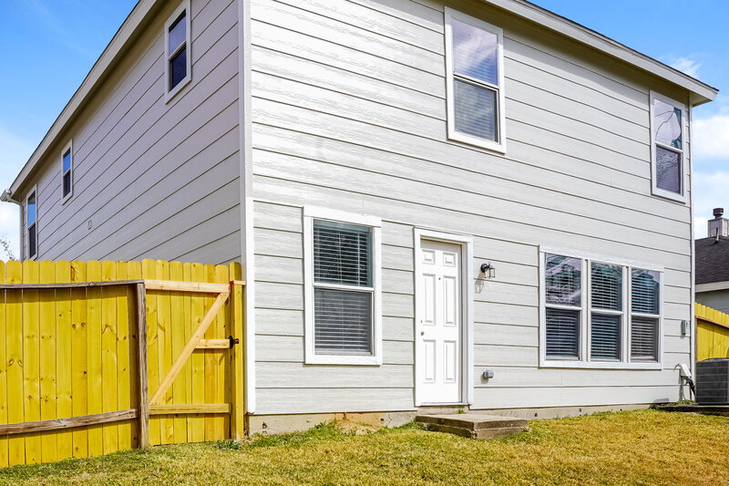 2,120/Mo, 22959 Twisting Pine Dr Spring, TX 77373 Rear View