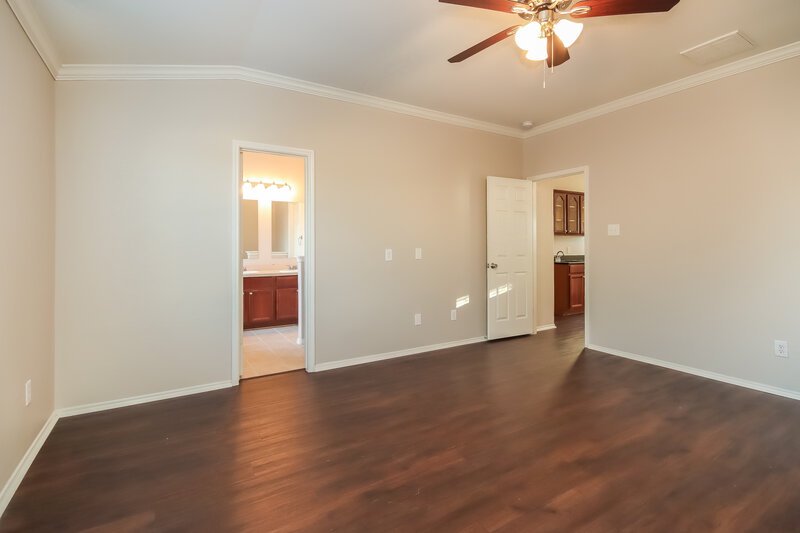 2,055/Mo, 14106 Chelseahurst Lane Houston, TX 77047 Main Bedroom View 2