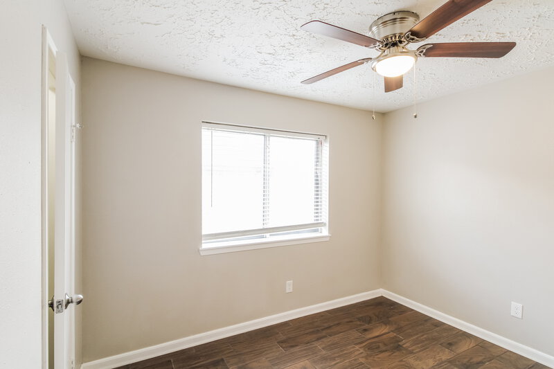 2,060/Mo, 415 Charidges Drive Houston, TX 77034 Bedroom View 2