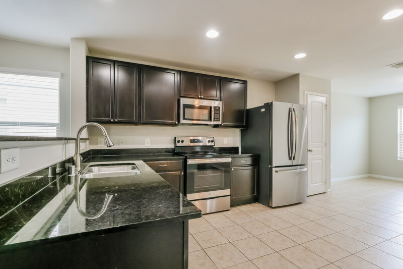 1,840/Mo, 13450 Gardenia Mist Lane Houston, TX 77044 Kitchen View