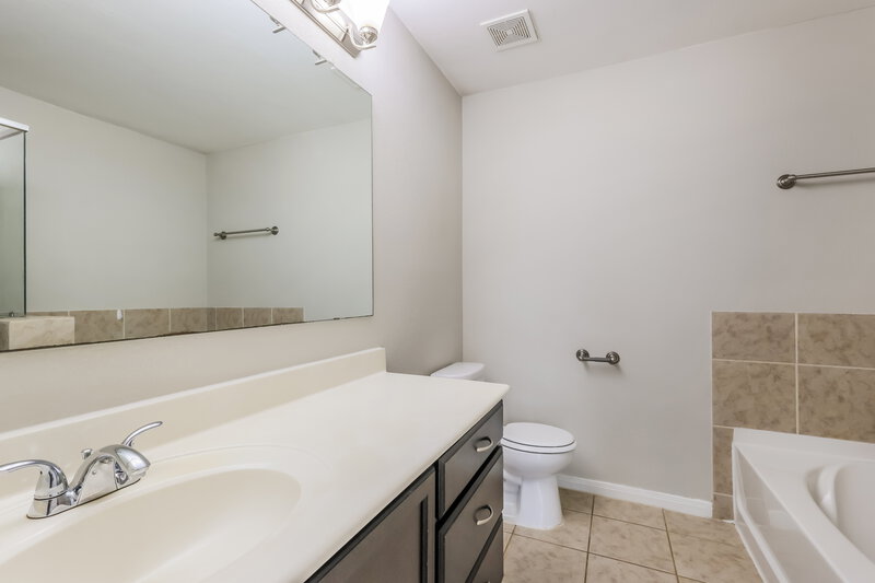 1,840/Mo, 13450 Gardenia Mist Lane Houston, TX 77044 Main Bedroom View 3