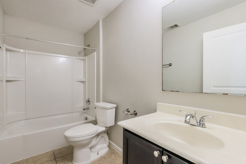 1,840/Mo, 13450 Gardenia Mist Lane Houston, TX 77044 Bathroom View