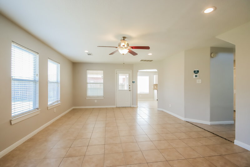 2,120/Mo, 22454 Highland Point Ln Spring, TX 77373 Living Room View