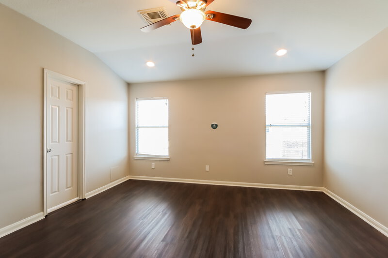 2,120/Mo, 22454 Highland Point Ln Spring, TX 77373 Main Bedroom View 2