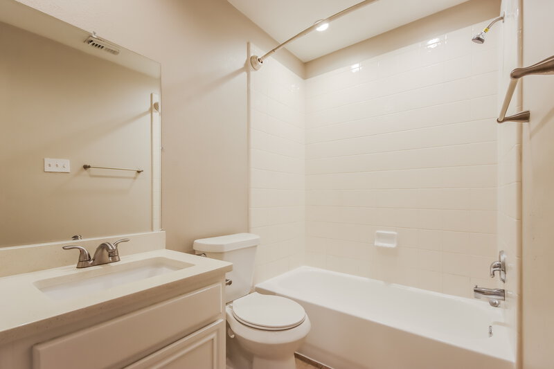 2,120/Mo, 22454 Highland Point Ln Spring, TX 77373 Bathroom View