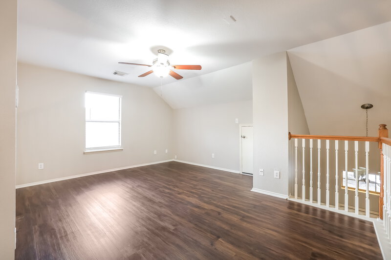 1,925/Mo, 6030 NW Creek Cir Houston, TX 77086 Family Room View 2
