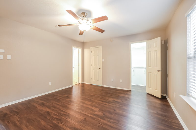 1,925/Mo, 6030 NW Creek Cir Houston, TX 77086 Main Bedroom View