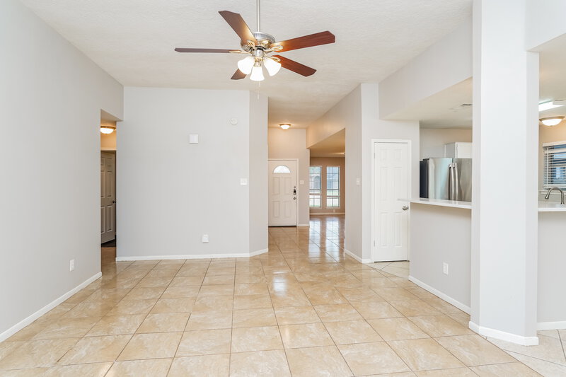 2,005/Mo, 14514 Lone Willow Ln Missouri City, TX 77489 Living Room View 2