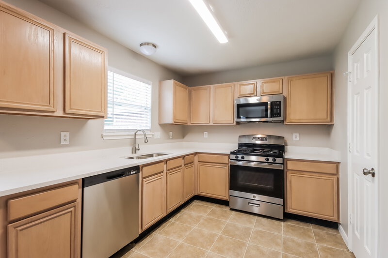 2,055/Mo, 2842 Fox Ravine Dr Spring, TX 77386 Kitchen View 2