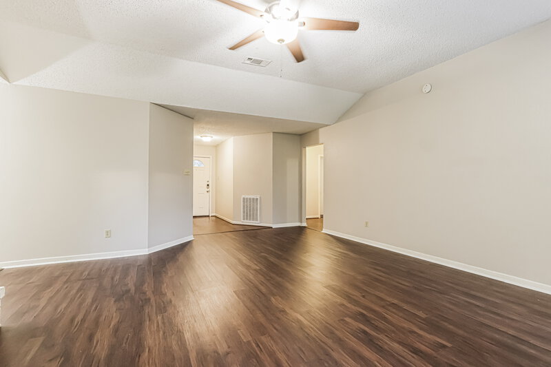 1,465/Mo, 18606 Hiddenbay Way Spring, TX 77379 Living Room View 3