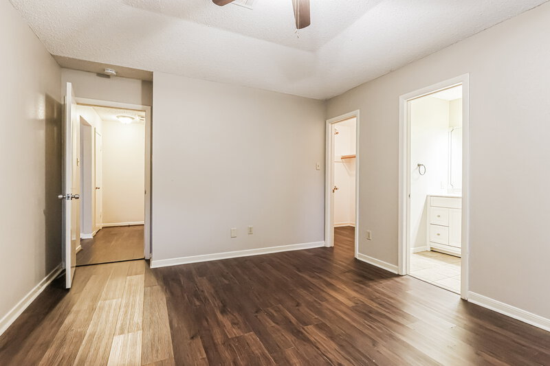 1,465/Mo, 18606 Hiddenbay Way Spring, TX 77379 Main Bedroom View
