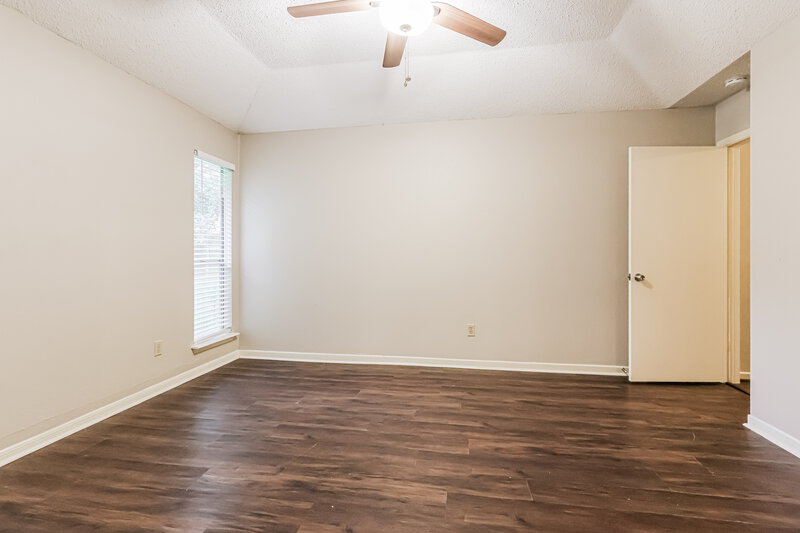 1,465/Mo, 18606 Hiddenbay Way Spring, TX 77379 Main Bedroom View 2