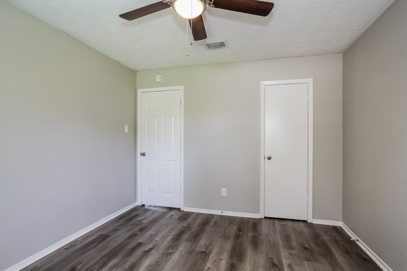 2,135/Mo, 314 Thistlewood Ct League City, TX 77573 Bedroom View 3