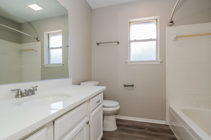 2,135/Mo, 314 Thistlewood Ct League City, TX 77573 Bathroom View