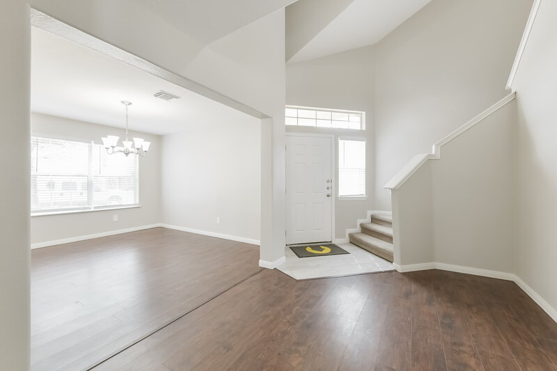 2,245/Mo, 13215 Dennis Way Lane Houston, TX 77044 Foyer View