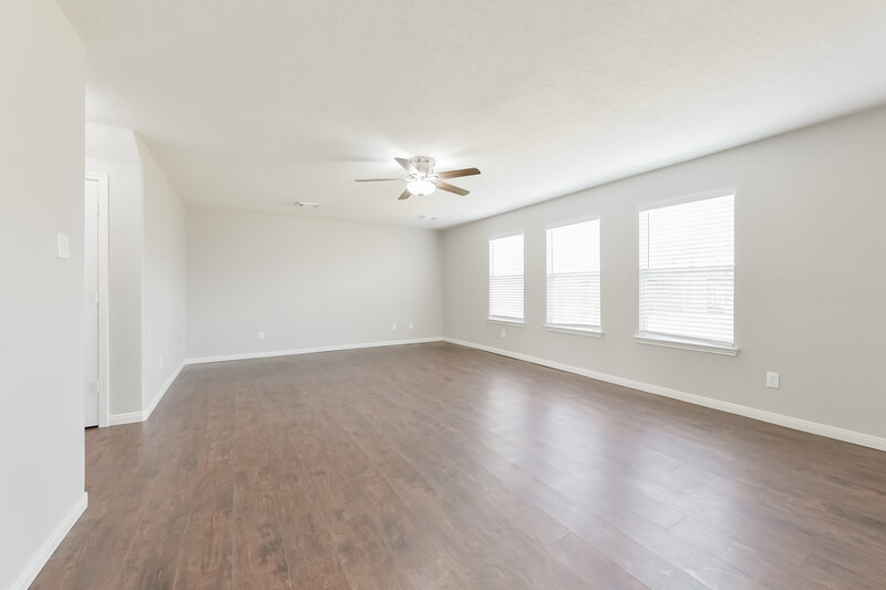 2,245/Mo, 13215 Dennis Way Lane Houston, TX 77044 Living Room View