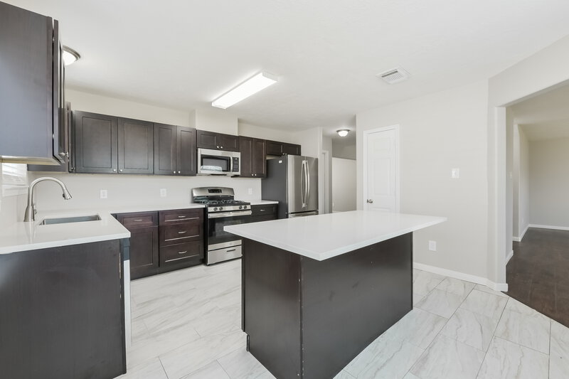 2,245/Mo, 13215 Dennis Way Lane Houston, TX 77044 Kitchen View 3