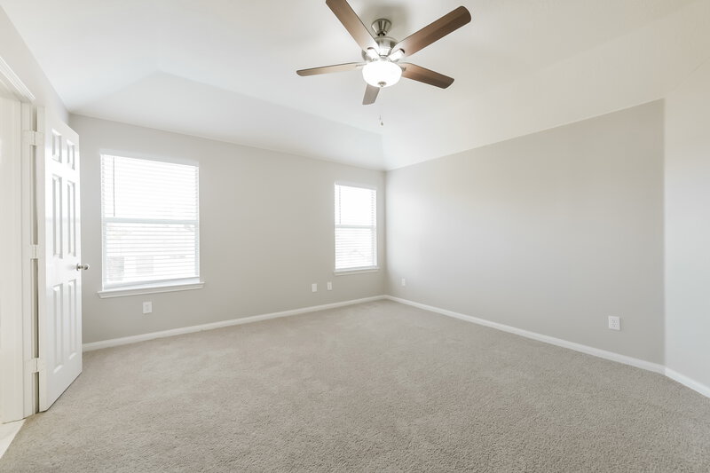 2,245/Mo, 13215 Dennis Way Lane Houston, TX 77044 Master Bedroom View 2