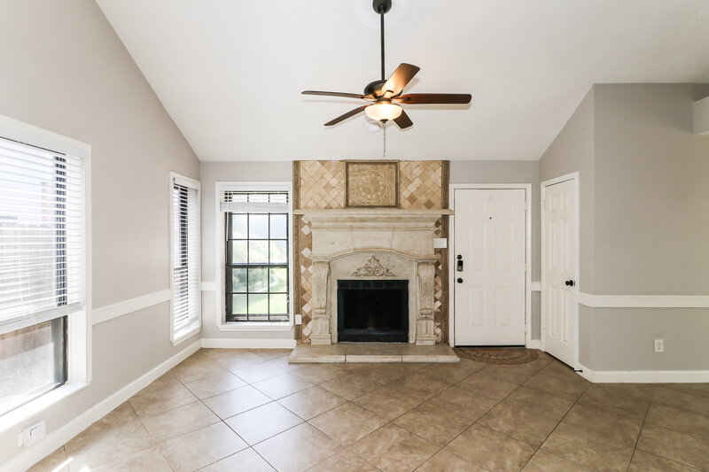1,905/Mo, 4210 Hawk Meadow Dr Katy, TX 77449 Living Room View