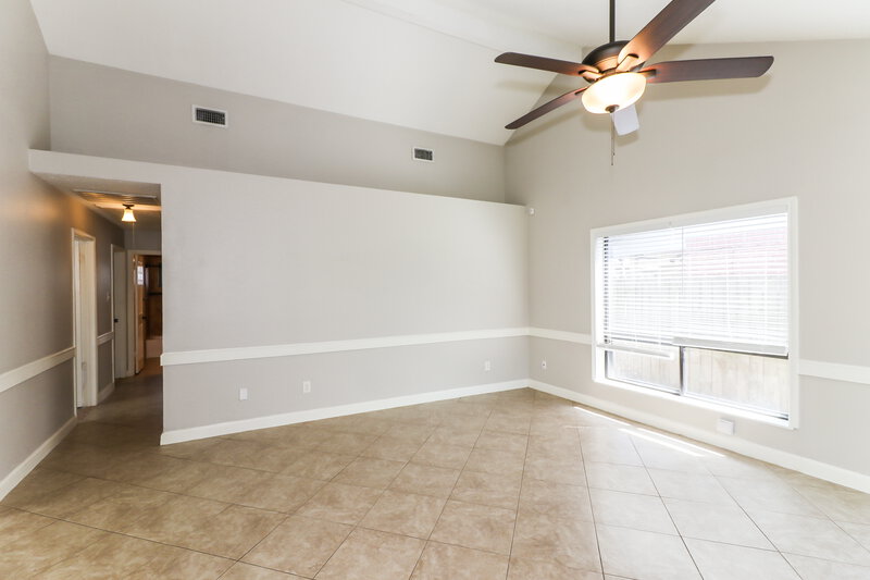 1,905/Mo, 4210 Hawk Meadow Dr Katy, TX 77449 Living Room View 2