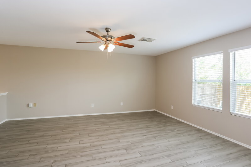 2,910/Mo, 2922 Junction Dr Houston, TX 77045 Living Room View