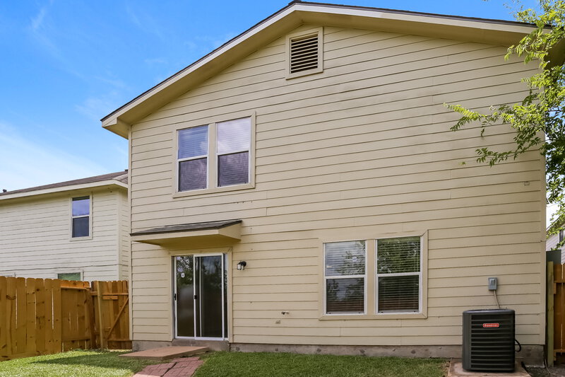2,910/Mo, 2922 Junction Dr Houston, TX 77045 Rear View