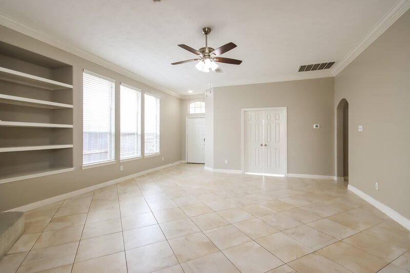 1,715/Mo, 19033 Hammer Ln Porter, TX 77365 Living Room View 2