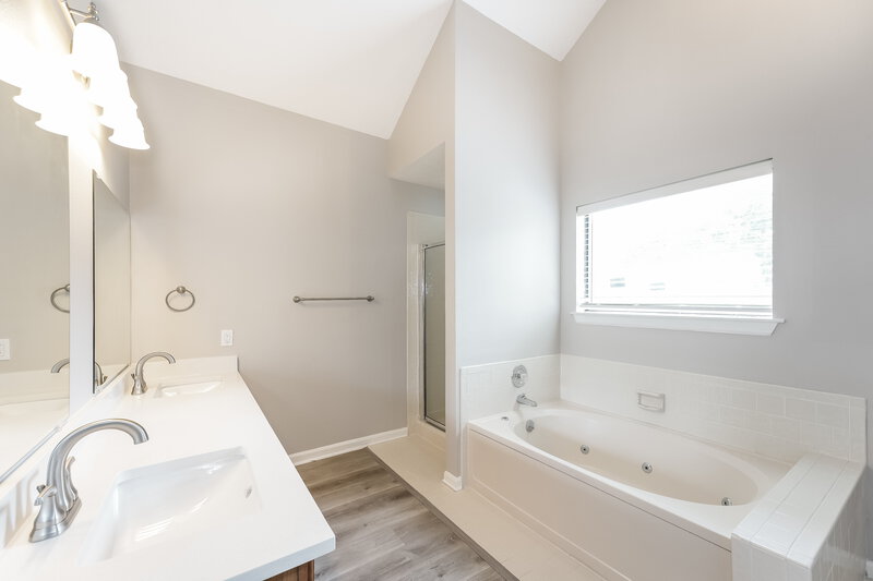 2,220/Mo, 1903 Brazos Crossing Dr Richmond, TX 77406 Main Bathroom View