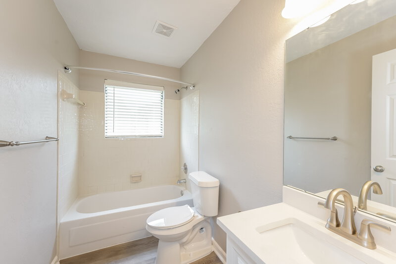 2,220/Mo, 1903 Brazos Crossing Dr Richmond, TX 77406 Bathroom View