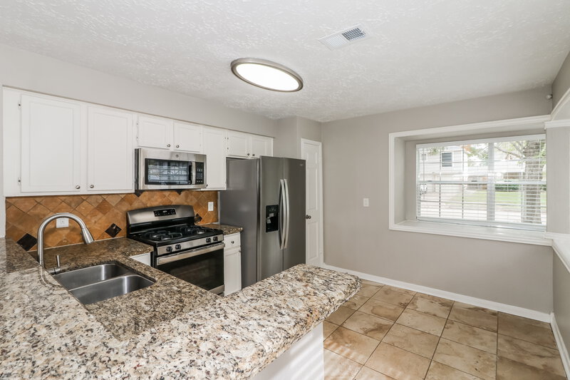 1,745/Mo, 1515 Windys Way Katy, TX 77449 Kitchen View 2
