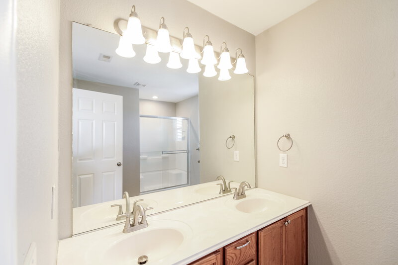 2,295/Mo, 26159 Flinton Dr Richmond, TX 77406 Main Bathroom View