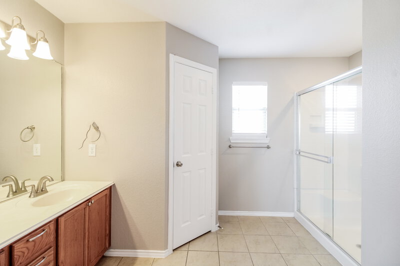 2,295/Mo, 26159 Flinton Dr Richmond, TX 77406 Main Bathroom View 2