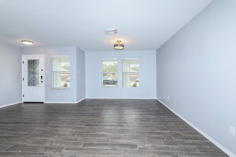 1,950/Mo, 302 Falling Pine Dr Conroe, TX 77304 Living Room View 2