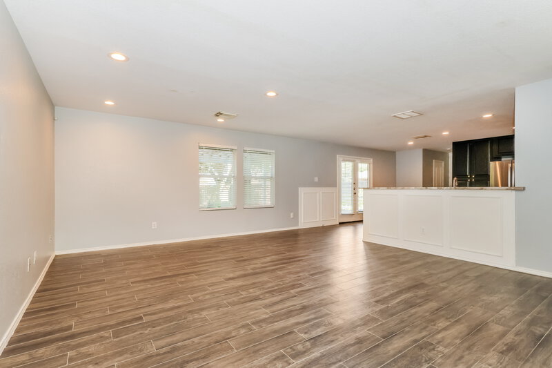 2,140/Mo, 302 Falling Pine Dr Conroe, TX 77304 Family Room View