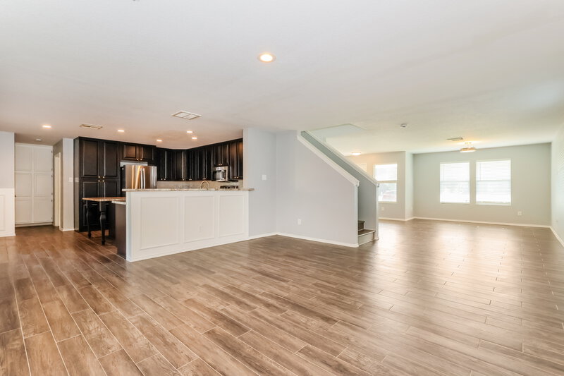 2,140/Mo, 302 Falling Pine Dr Conroe, TX 77304 Family Room View 2