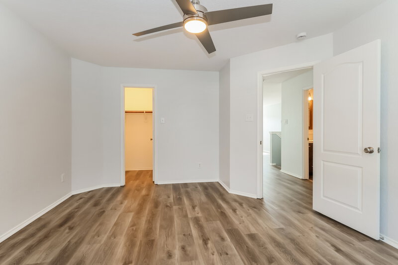 2,140/Mo, 302 Falling Pine Dr Conroe, TX 77304 Bedroom View