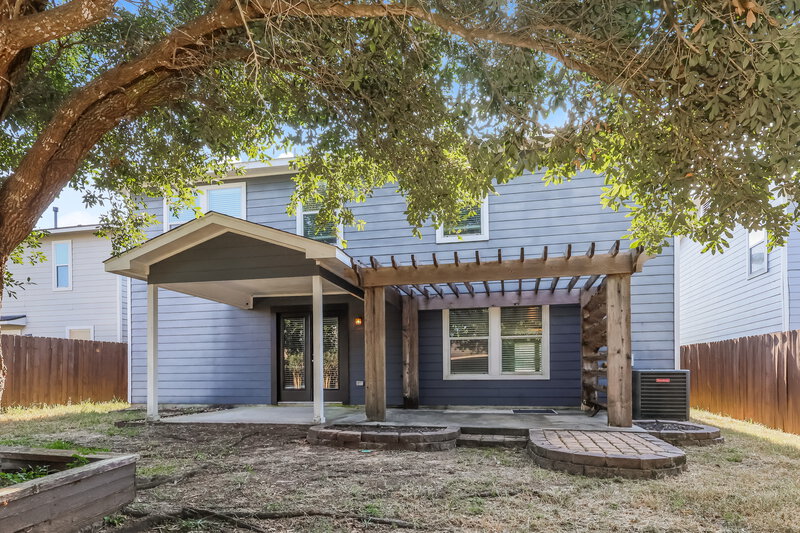 2,140/Mo, 302 Falling Pine Dr Conroe, TX 77304 Rear View