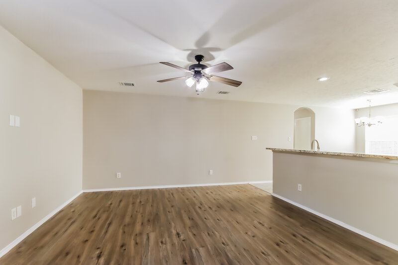 2,060/Mo, 330 Harbor Mist Dr Crosby, TX 77532 Living Room View