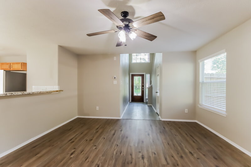 2,060/Mo, 330 Harbor Mist Dr Crosby, TX 77532 Living Room View 2