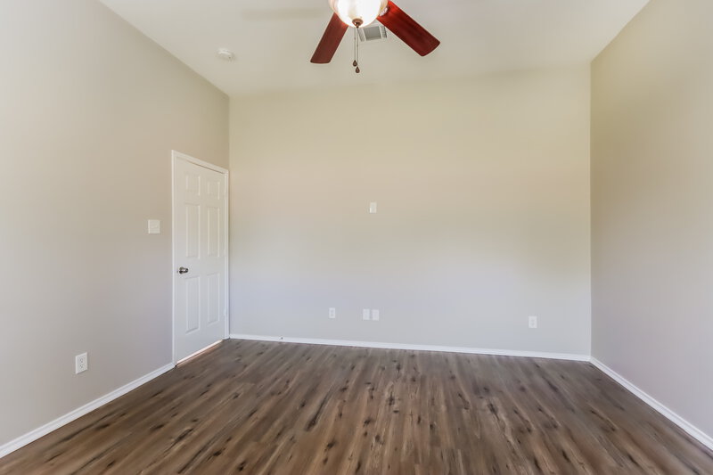 2,060/Mo, 330 Harbor Mist Dr Crosby, TX 77532 Main Bedroom View 2