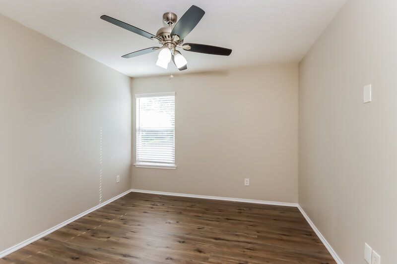 2,060/Mo, 330 Harbor Mist Dr Crosby, TX 77532 Bedroom View 2