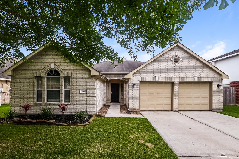 2,665/Mo, 622 Oak Briar Dr Kemah, TX 77565 External View