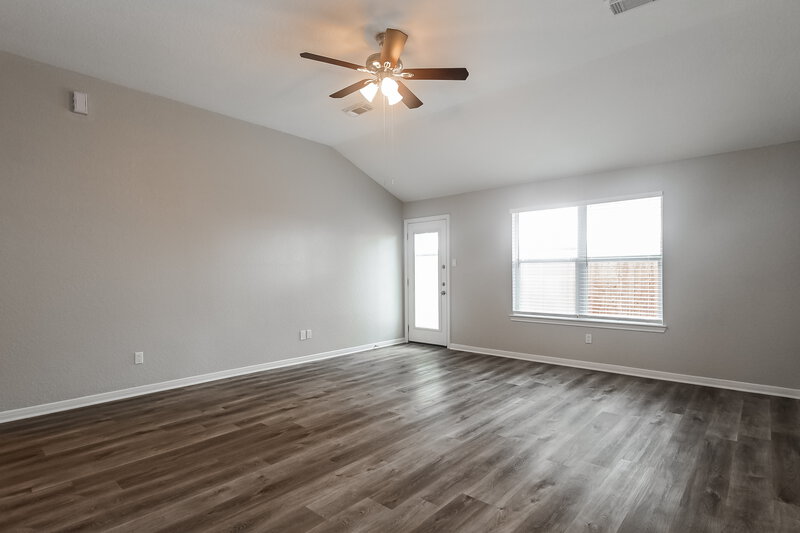 2,665/Mo, 622 Oak Briar Dr Kemah, TX 77565 Living Room View