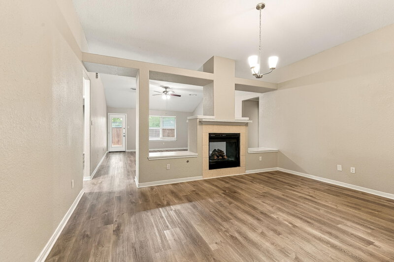2,260/Mo, 622 Oak Briar Dr Kemah, TX 77565 Dining Room View