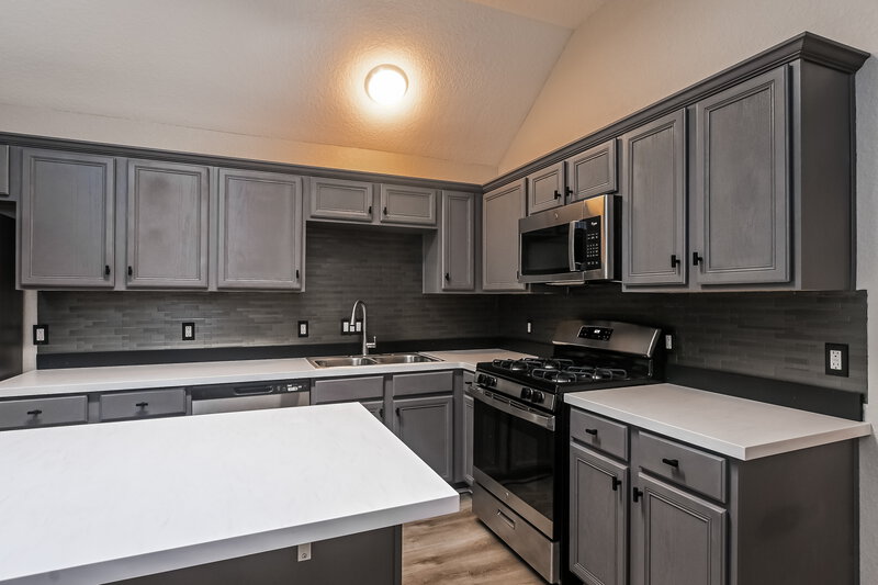 2,665/Mo, 622 Oak Briar Dr Kemah, TX 77565 Kitchen View