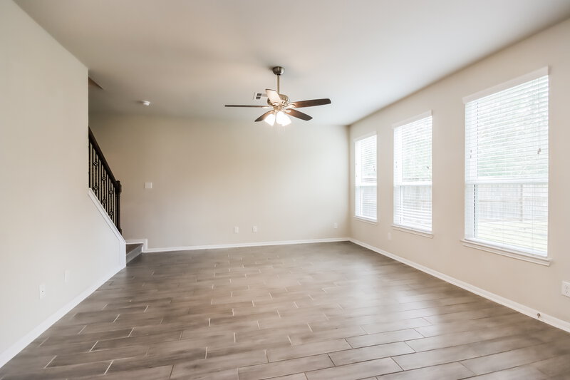 2,190/Mo, 3132 Stately Chestnut Ct Conroe, TX 77301 Living Room View