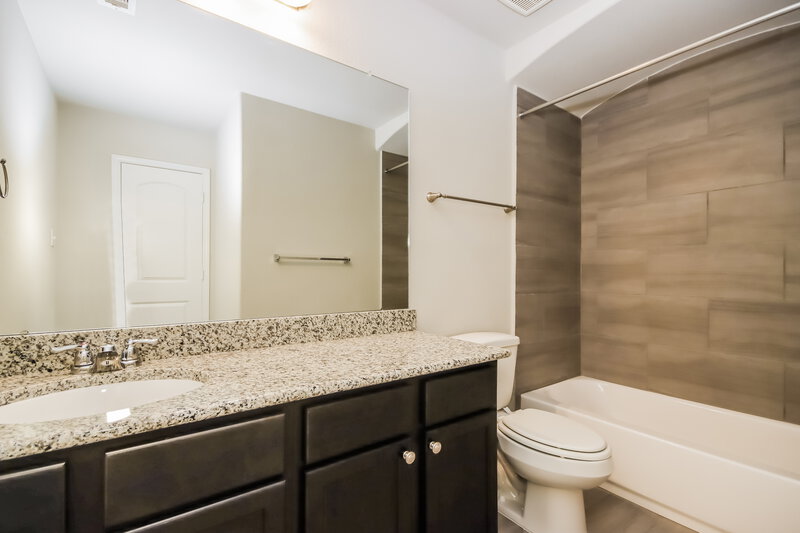 2,085/Mo, 3132 Stately Chestnut Ct Conroe, TX 77301 Bathroom View