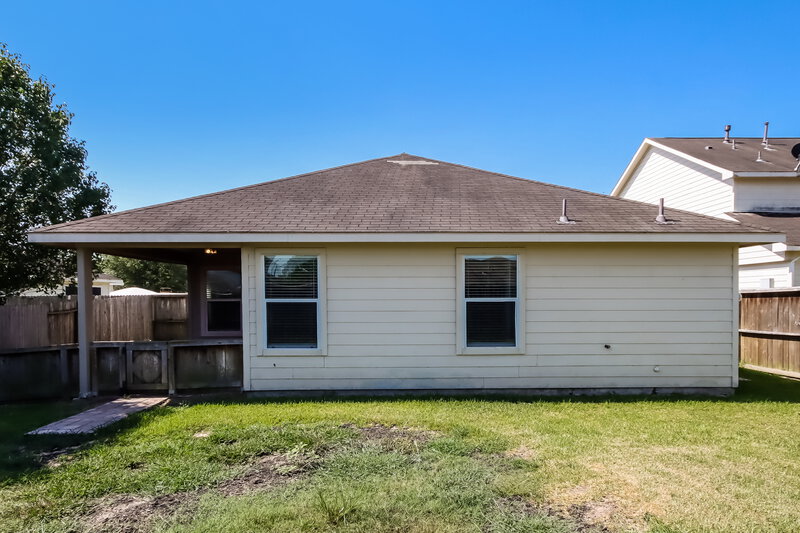 1,935/Mo, 415 Crosby Village Dr Crosby, TX 77532 Rear View