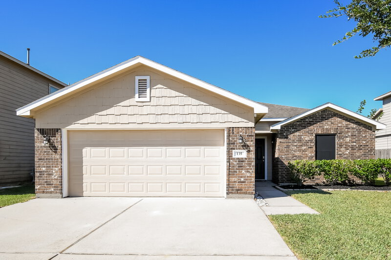 2,205/Mo, 135 Tonkawa Canyon Dr La Marque, TX 77568 External View